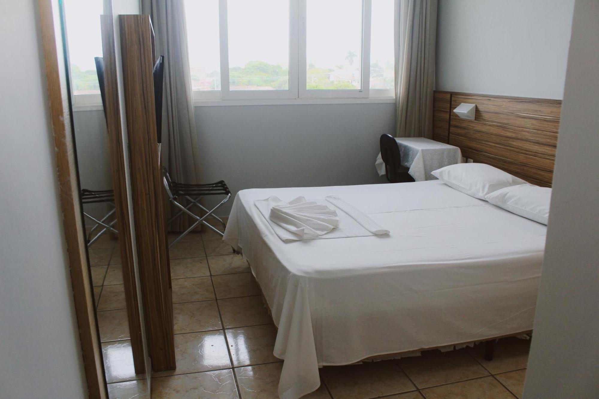 Canoeiros Hotel